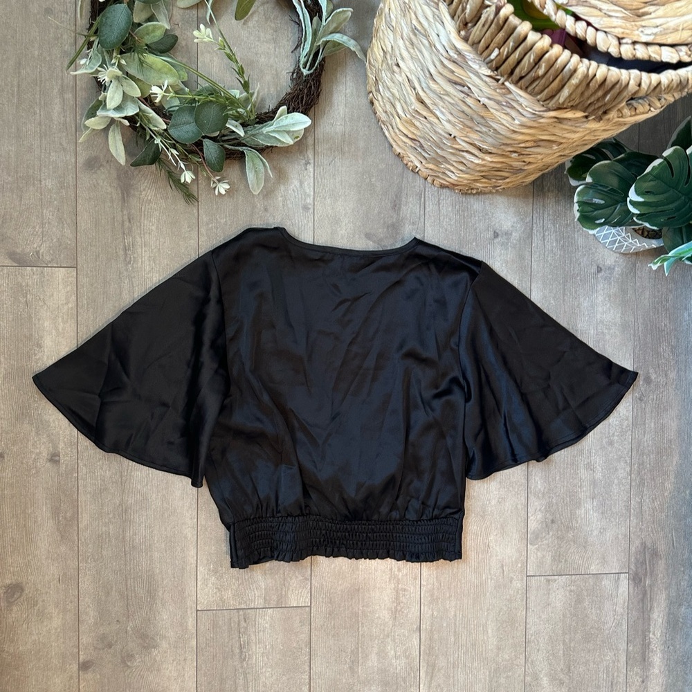 New Anthropologie Ro & De Women’s Cropped Elegant Black Satin Blouse - Picture 6 of 11